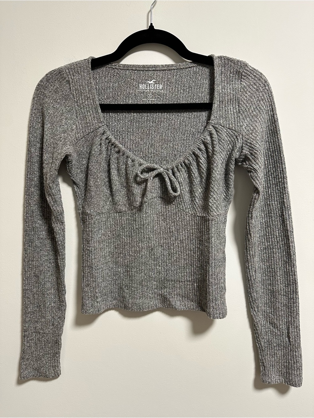 Hollister Gray Ribbed Tie-Front Long Sleeve Knit Top